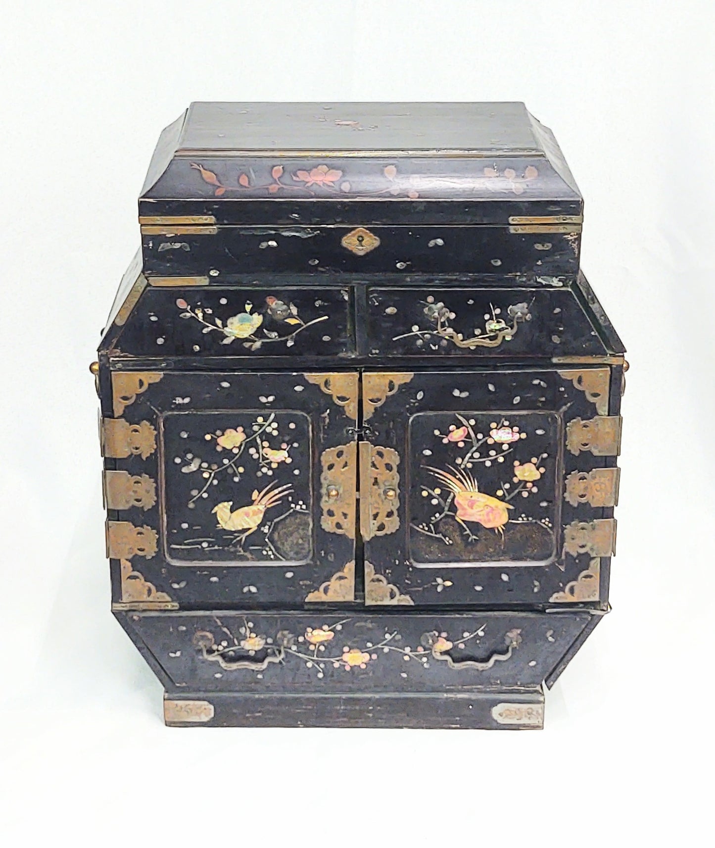 1800s Shogun era Japanese Accessory Curio Cabinet